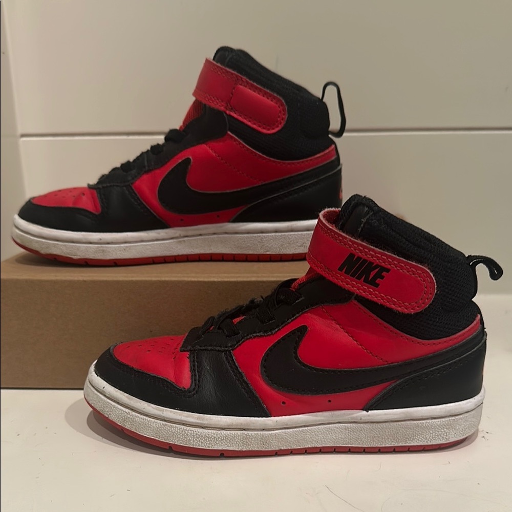 Nike Little Kids Court Borough Mid 2, Black and Red High-Top Sneakers, 11C